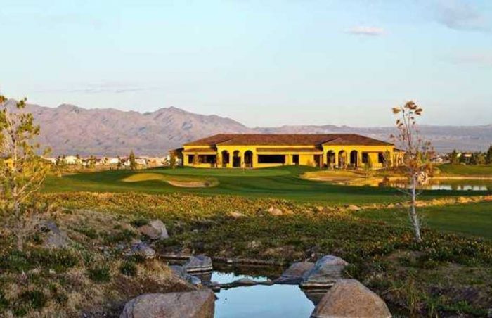 Los Lagos Golf Club